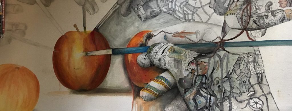 Composition mêlant pommes, pinceau et éléments dessinés et colorés.